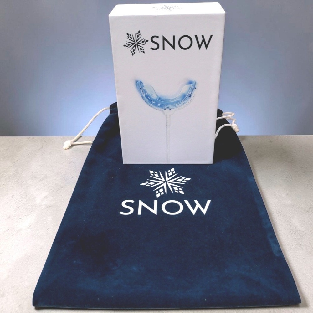 SNOW Teeth Whitening System Kit LED Light 4 Wands Travel Bag New